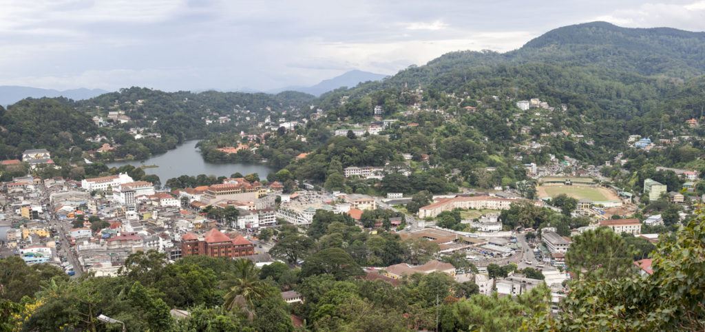 Kandy - Výhled na jezero pano