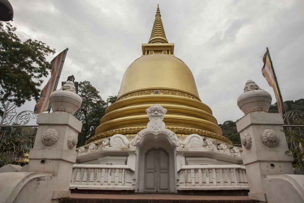 Dambulla - zlatá stupa