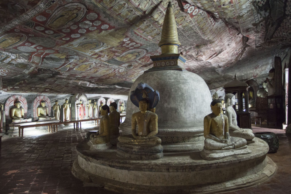 Dambulla - Somawathi - stupa s Budhama