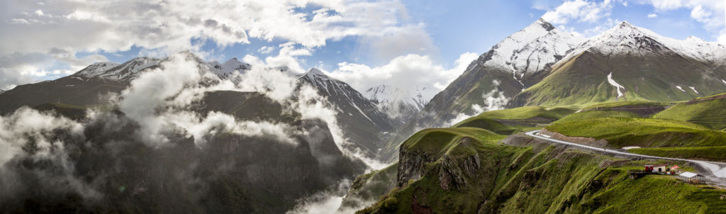 Cesta do Kazbegi - panorama hory