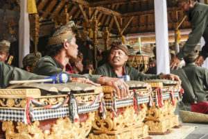 Pura Tirta Empul - muzikanti o pauze