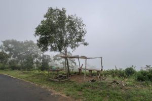 Flores - cesta z Kelimutu - posezení