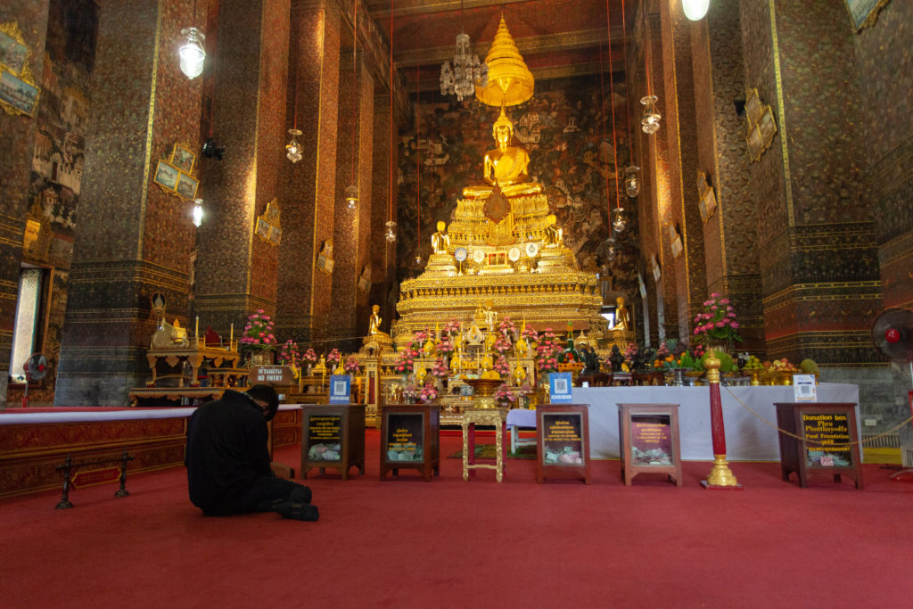 Bangkok chrám Wat Pho - Sedící zlaty Budha