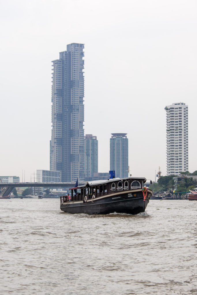 Bangkok - Výlet lodí - Mrakodrapy a další loď