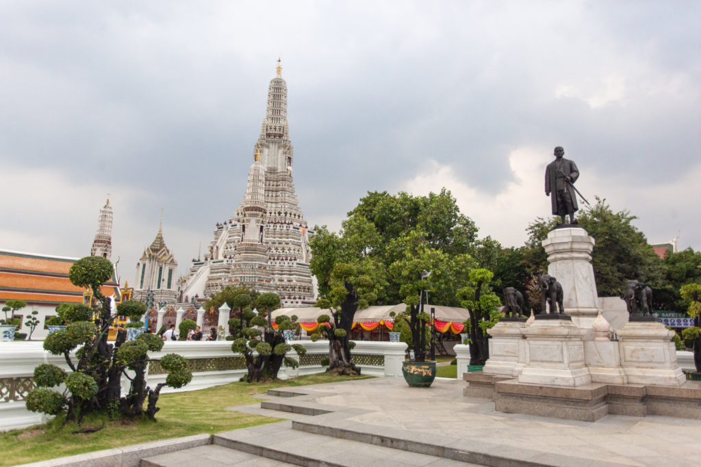 Bangkok chrám Wat Pho - chrám z dálky